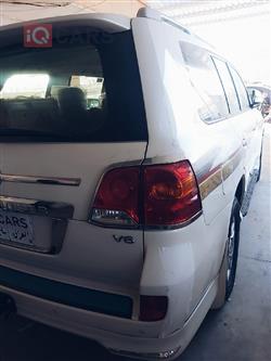 تۆیۆتا لاند کروزەر
